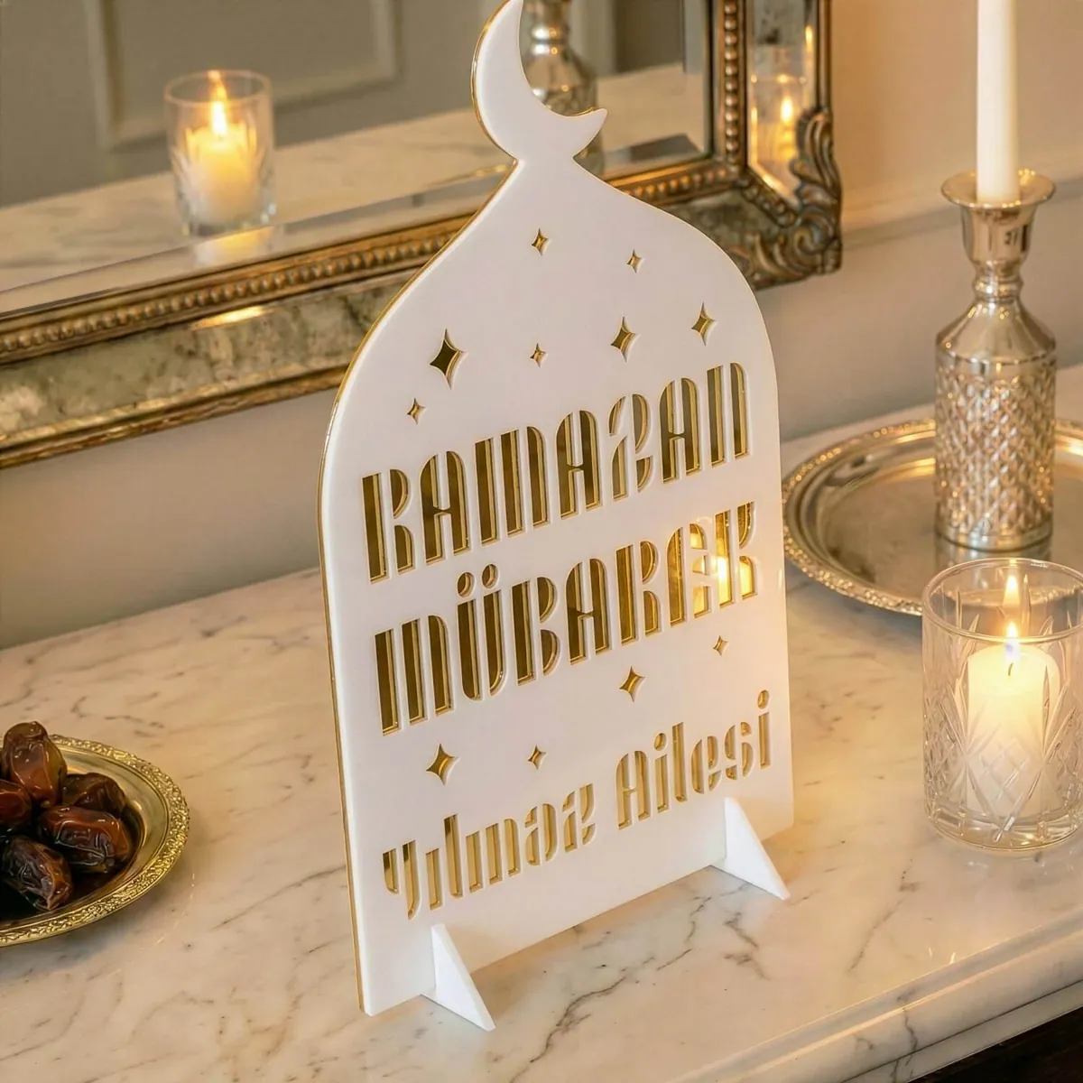 Kişiye Özel Ramazan Dekoru · Aile İsimli Modern · Dış Beyaz iç Altın