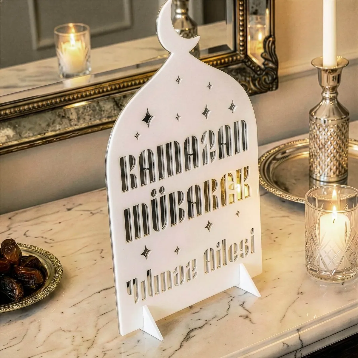 Kişiye Özel Ramazan Dekoru · Aile İsimli Modern · Dış Beyaz iç Gümüş
